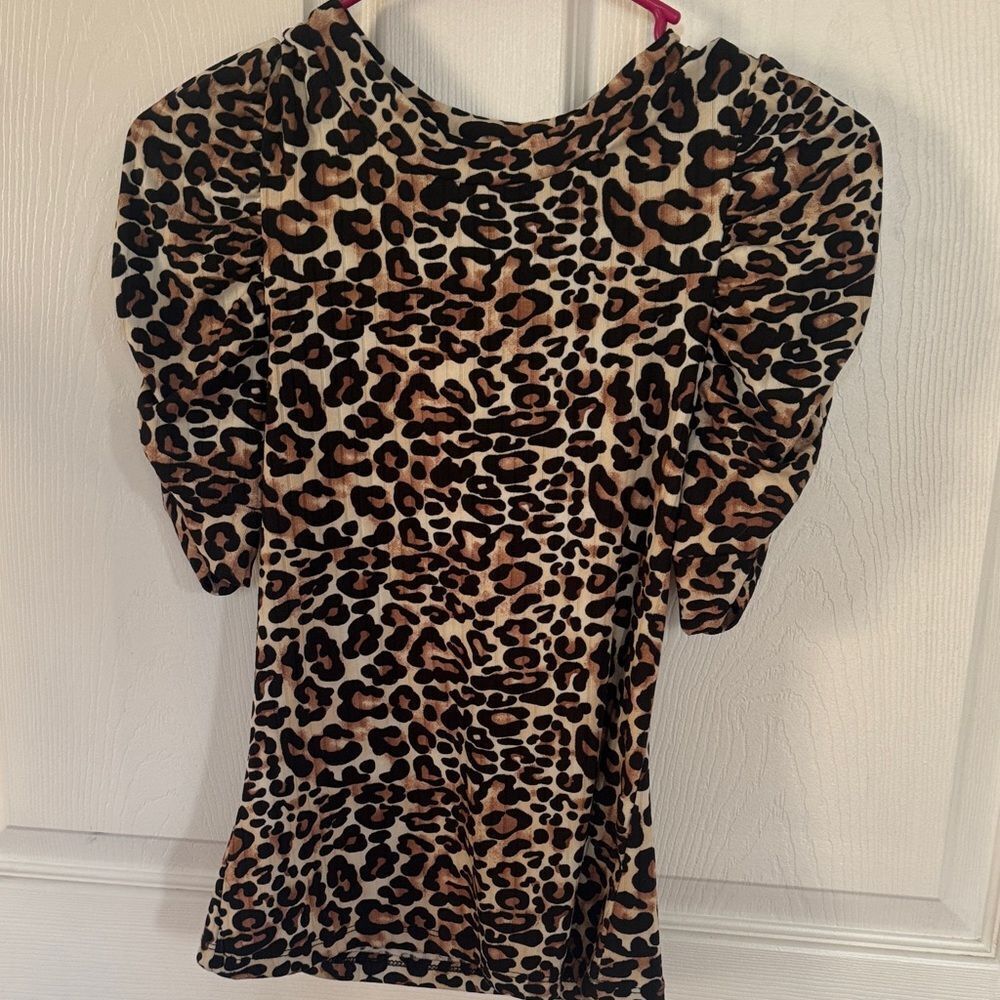 Leopard Print ruched Sleeve top
